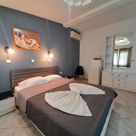 Paraga Rooms Pefkari Rom bilde