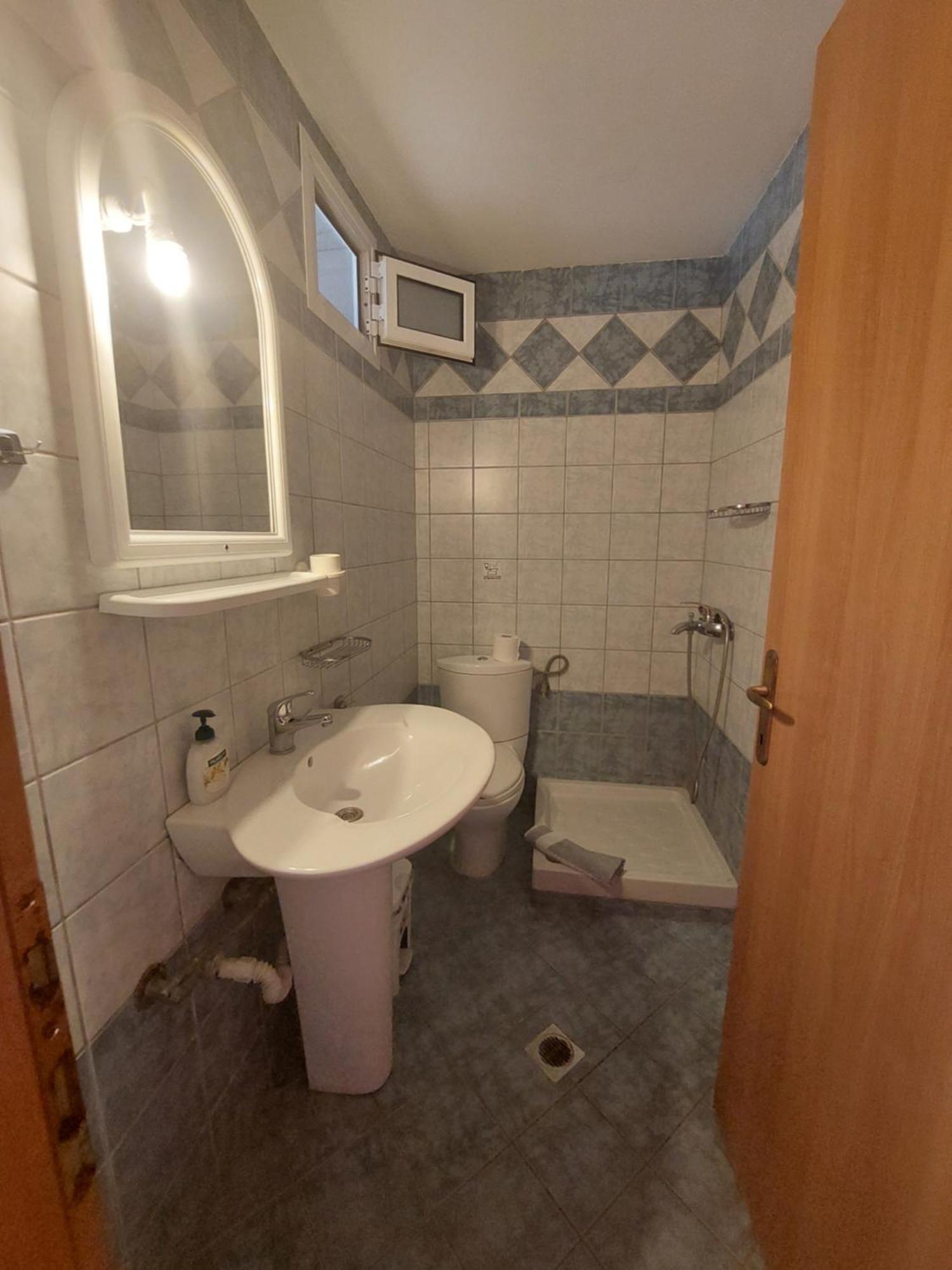 Paraga Rooms Pefkari Rom bilde